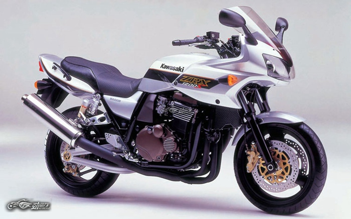 川崎zrx250四缸车复活,带你见识世界神车