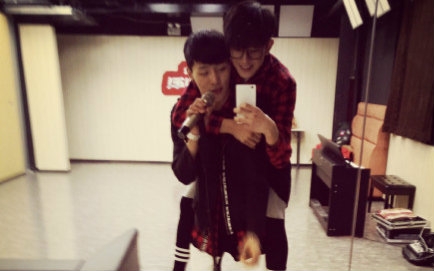 李宇春舒淇现状,硝烟四起傅菁完整版