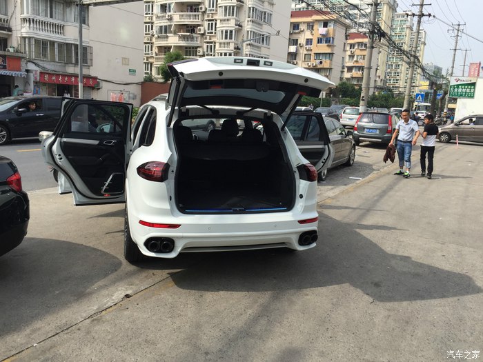 保时捷选配大轮毂多少钱,保时捷加价7000