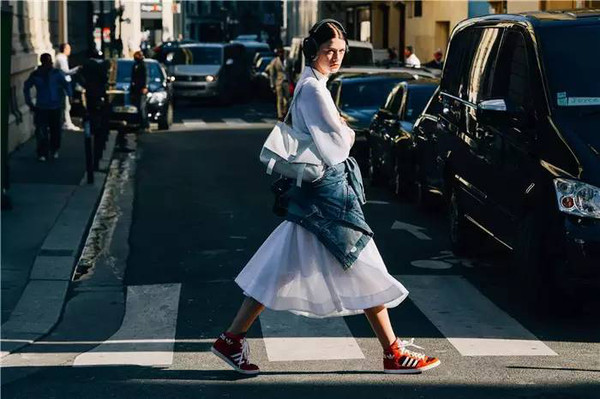 送给男朋友的运动鞋,送男朋友一双运动鞋好吗