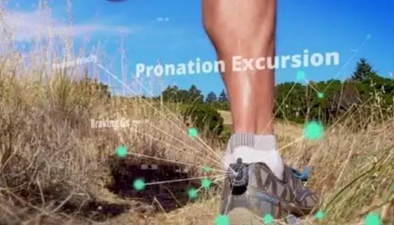 和国外跑友的装备比起来，我们简直在“裸跑”