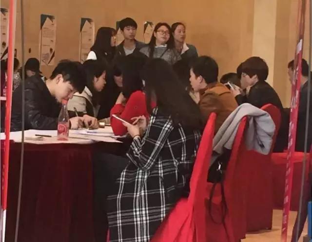 楼友汇·万达招聘会圆满收官，高薪职位花落多家！