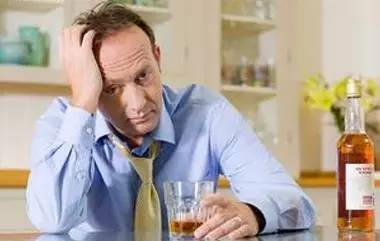 醉酒态势怎么快速解酒,喝啤酒醉酒后喝什么有助于解酒