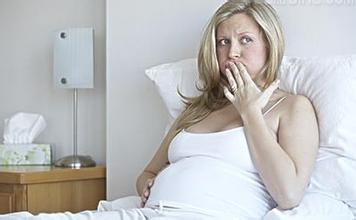 孕妇总是担心肚子里面的胎儿,胎儿在肚子里有事孕妈有什么症状