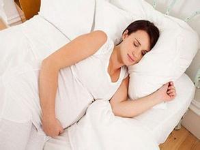 孕妇总是担心肚子里面的胎儿,胎儿在肚子里有事孕妈有什么症状