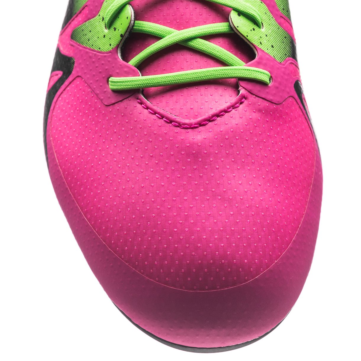 踢球必看小技巧,足球初学者选用哪种足球鞋较好