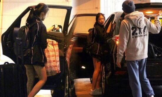 14岁少女深夜泡吧，竟被男子堵在厕所