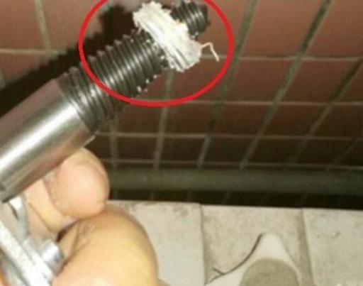 水管螺丝滑丝怎么接水龙头,水龙头螺丝断在孔内如何取出