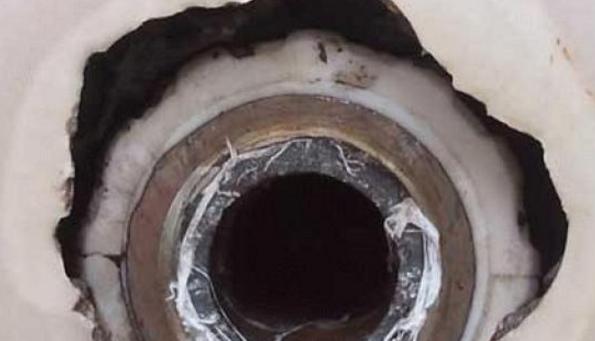 水管螺丝滑丝怎么接水龙头,水龙头螺丝断在孔内如何取出