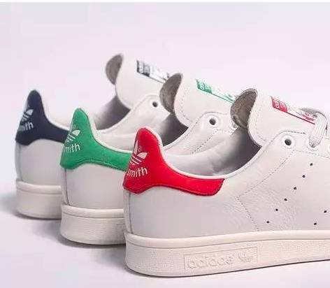 现在有什么夏天穿的好看的小白鞋 (有什么好看的百搭小白鞋)