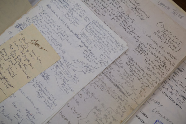 解开秘密谜团,迪伦与鲍勃迪伦