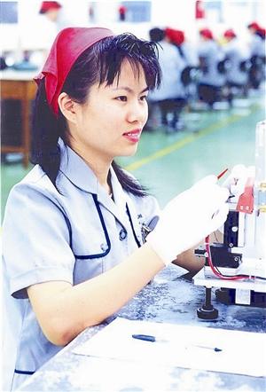 富士康打工妹逆袭成功,深圳打工女十年逆袭之路