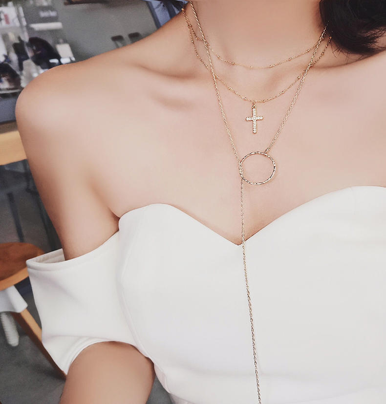 肩膀比较宽怎么穿衣服,肩膀宽女生冬天怎么穿衣服好看