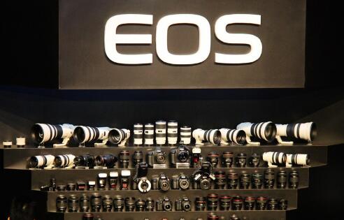 佳能eos相机怎么看型号,佳能eos相机可以摄影吗