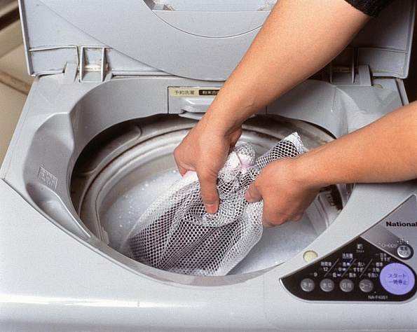 西装衬衫怎么洗可以用洗衣机洗吗,白衬衫西服裤子该怎么洗