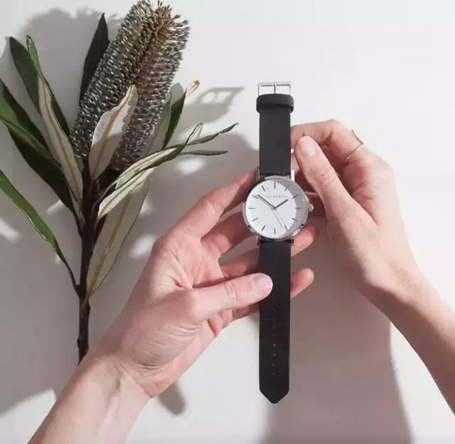 不搞块够屌的表，小姐姐怎么会跟你跑？！