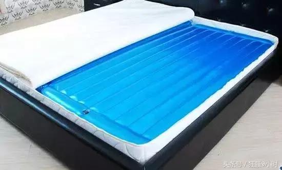 乳胶记忆棉床垫五厘米,全乳胶床垫和弹簧乳胶床垫测评