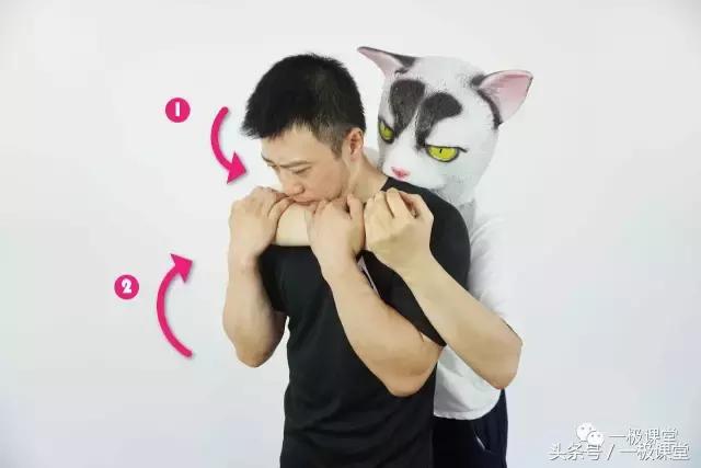 被歹徒拦腰抱住该怎样挣脱,被歹徒从背后勒住脖子搞笑