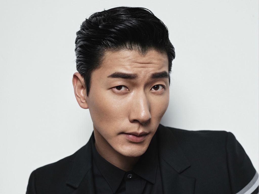 男人额头脱发是什么原因,男人40岁脱发原因