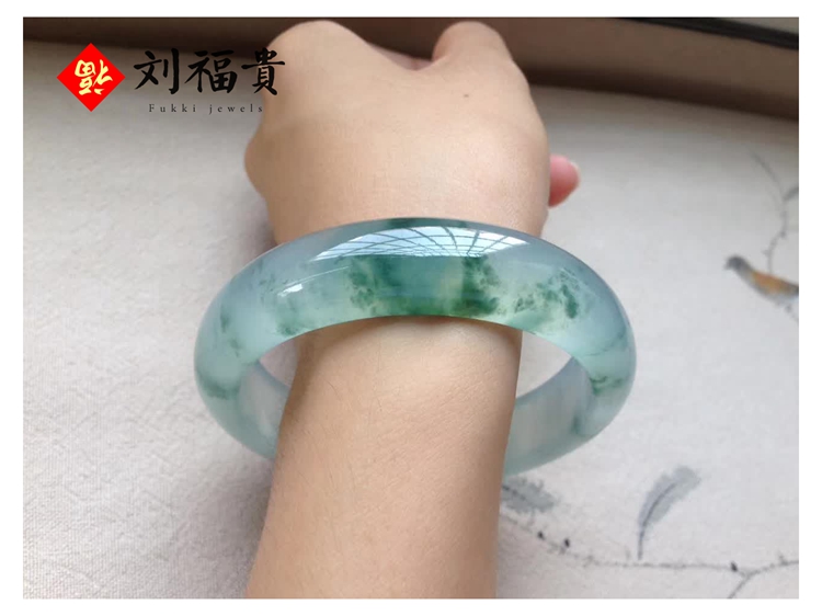 为什么有些翡翠是黑色的,你的翡翠变种了吗