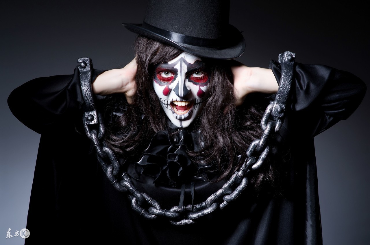 女孩半夜鬼上身完整版,夜半鬼上身的女孩