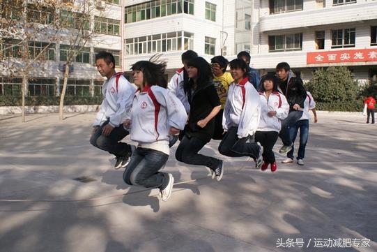 如何瘦腿学生党3天瘦成筷子腿,大象腿怎样快速的瘦腿视频