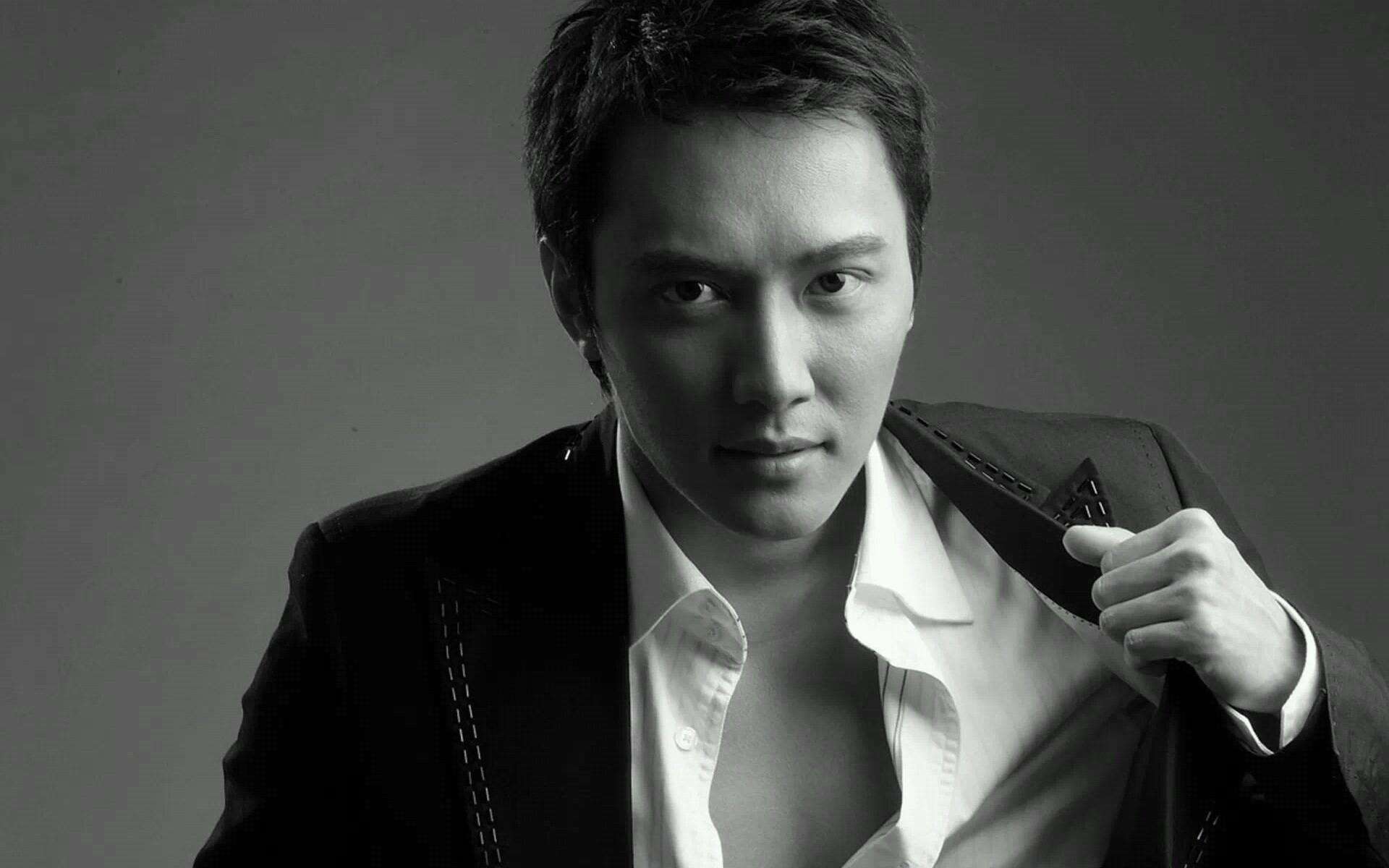 男人额头脱发是什么原因,男人40岁脱发原因