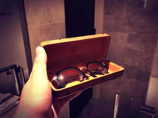 一日一物分享,井柏然同款黑框眼镜