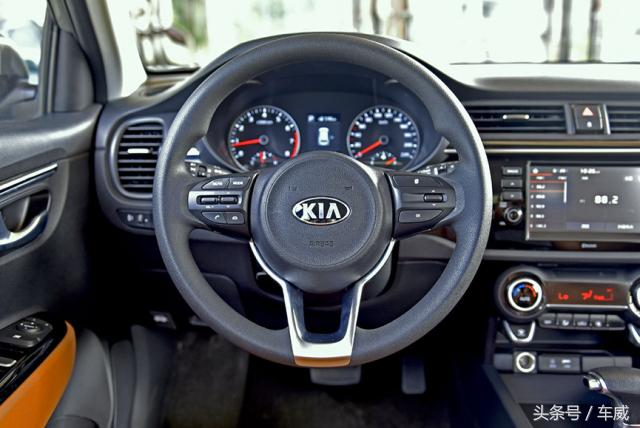 起亚k2跟起亚kxcross的区别,起亚kxcross比k2怎样