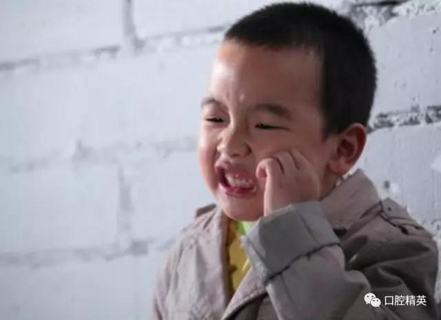 8岁小孩牙疼并伴有发烧,小孩哪个牙齿疼是白血病