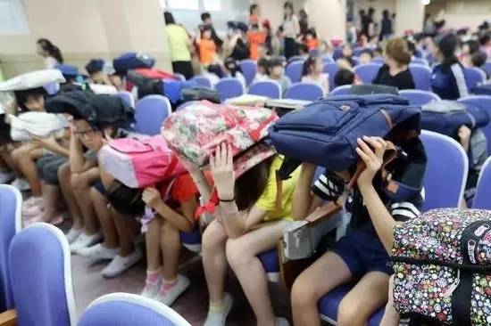 桌边社0824：想在中国找到不用抗生素的鸡，难度很大