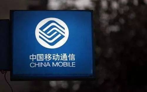 桌边社0824：想在中国找到不用抗生素的鸡，难度很大