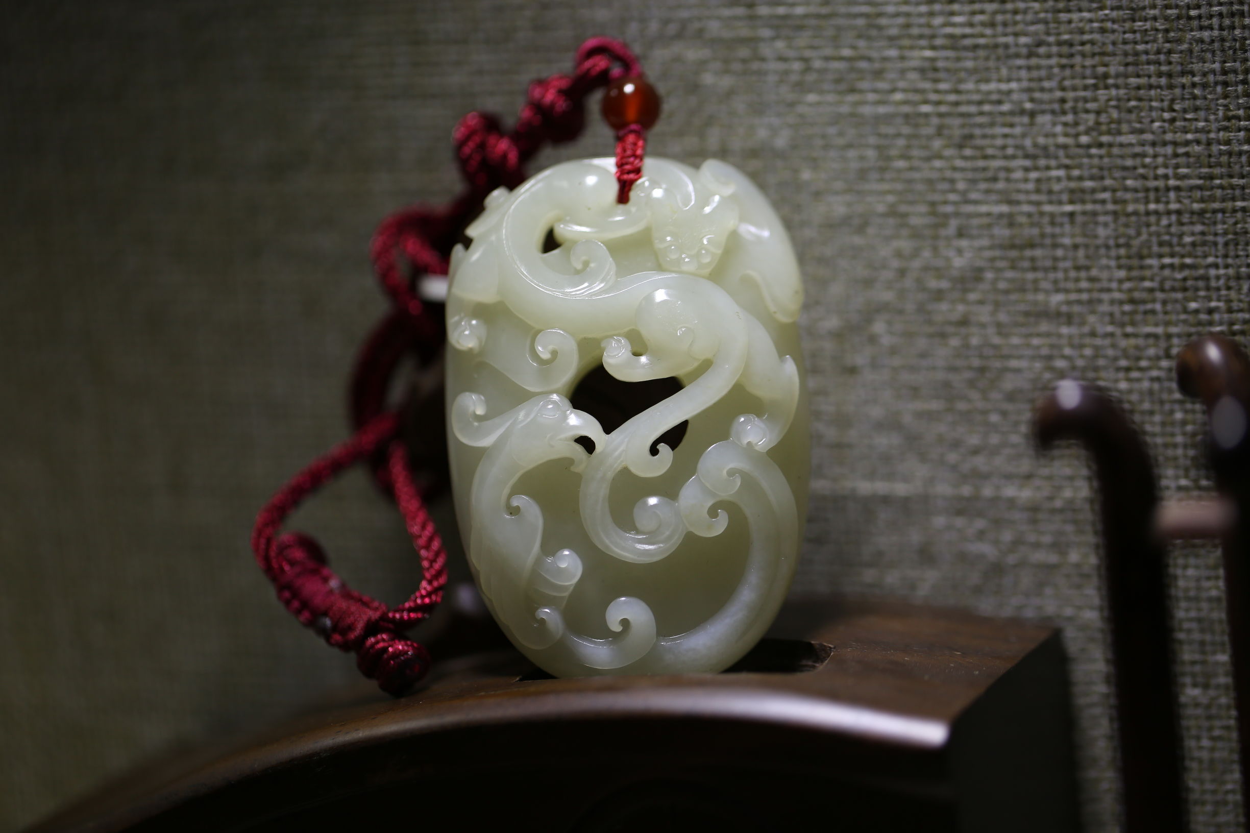 玉越戴越干是什么原因,玉越盘越润吗