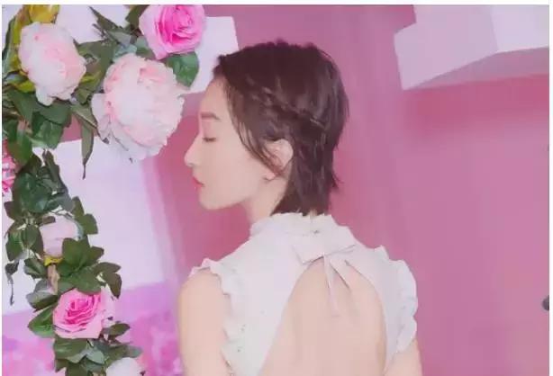 头发乱怎么扎低丸子头,头发尴尬期的各种扎法