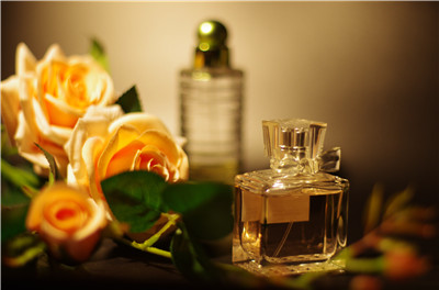 什么味道的香水约会适合,约会香水怎么喷