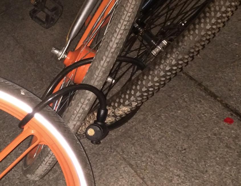 共享单车被上私锁怎么解决,共享单车被人私锁后续