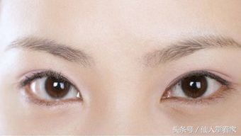 戴隐形眼镜如何将危害降到最低,如何戴隐形眼镜的技巧视频