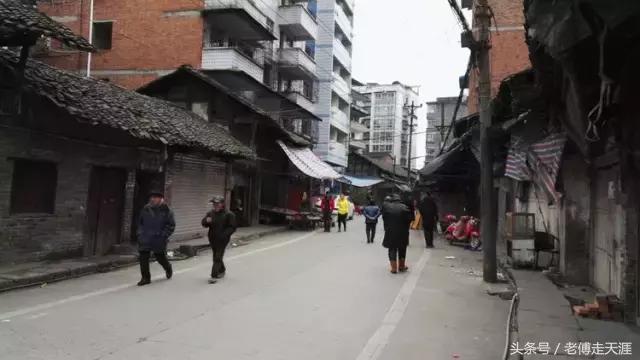 梁中与红中曾合校办学多年~两校原是亲生血缘关系