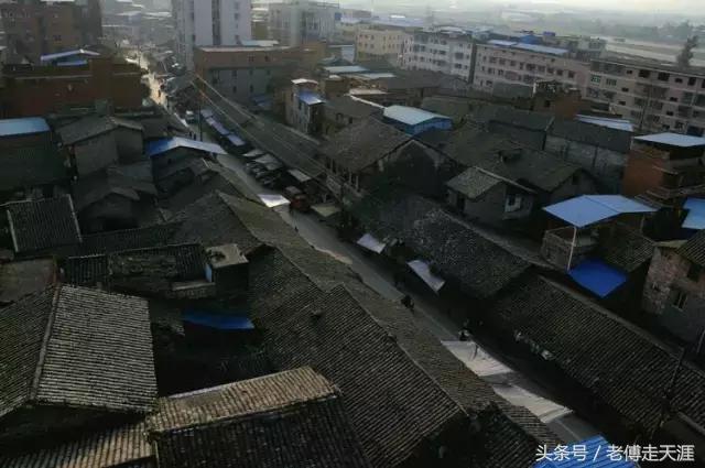 梁中与红中曾合校办学多年~两校原是亲生血缘关系