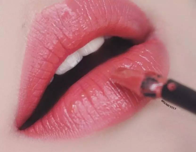 圣罗兰情人节限定口红,圣罗兰口红最火的色号