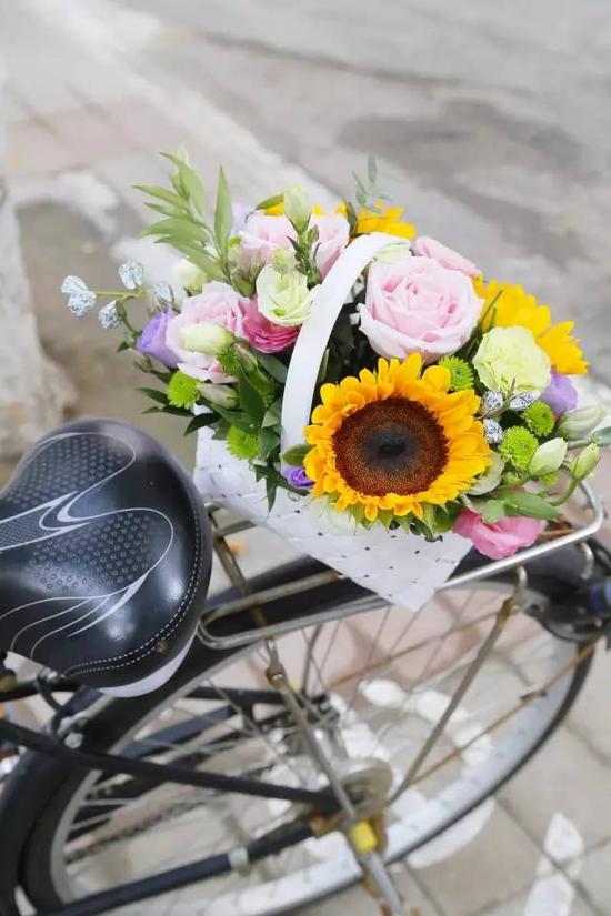 藏在巷子里的花店,隐藏在城市里的花店