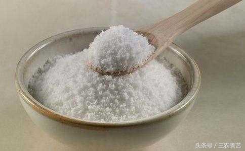 这种白色晶体弄碎了用，称为“百味之祖”,还能当药！