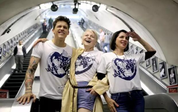 50岁娶鲜肉老公，74岁炮轰首相，每一天都作妖到闪闪发光！