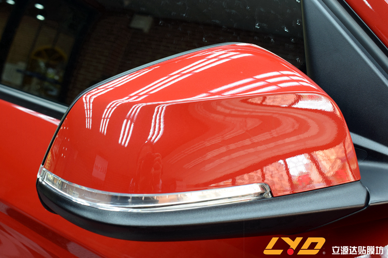 镀晶后漆面不是很光滑,漆面镀晶的前后对比效果