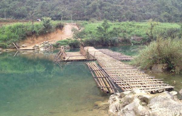 中越边境，越南女人来中国打工，越南男人戴绿帽子干活