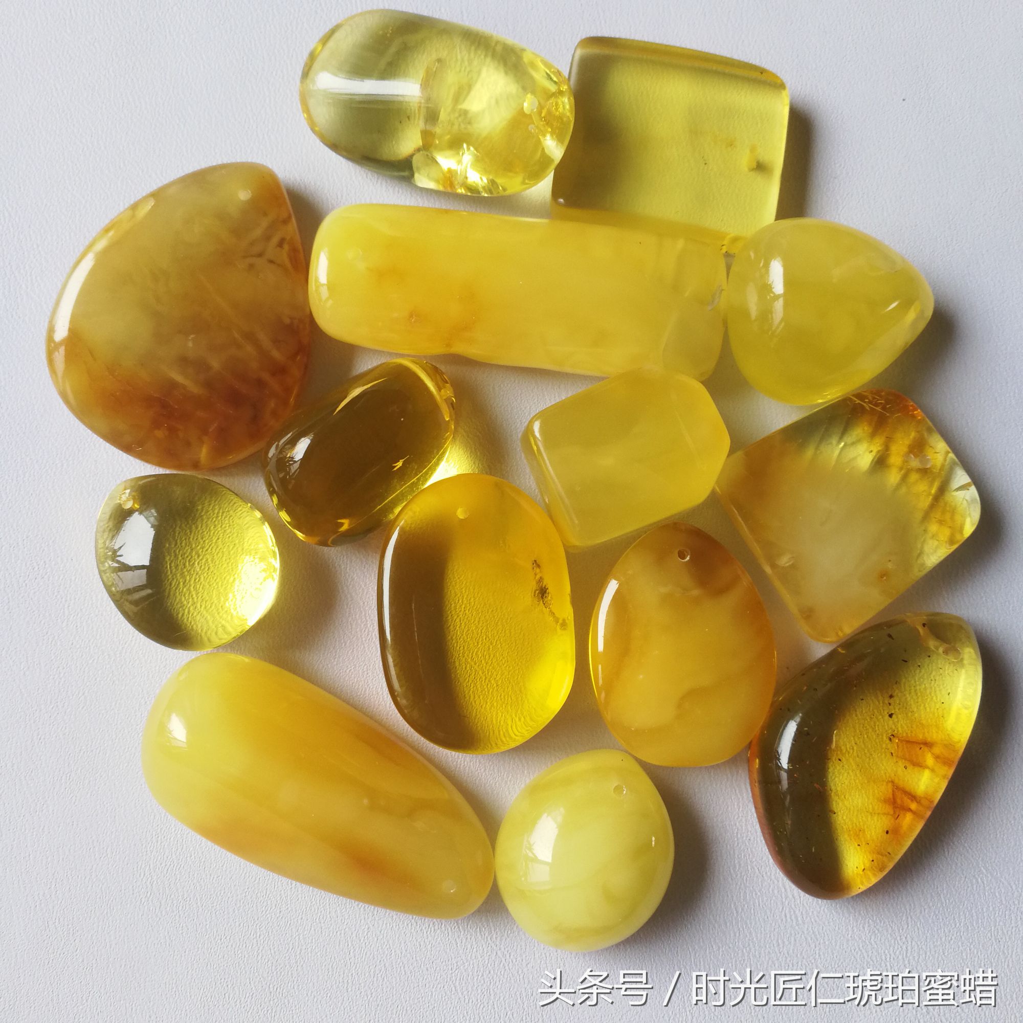 怎么区别蜜蜡和树脂,怎么区分琥珀和树脂