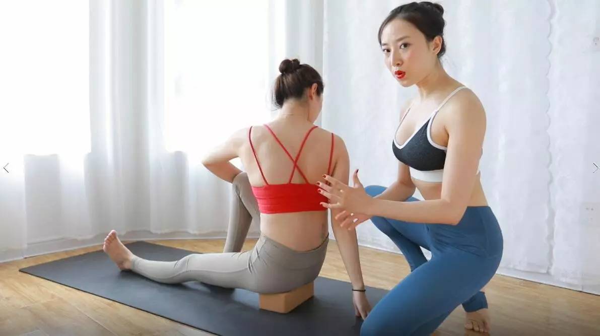 改善胸部下垂的床上动作,女性胸部下垂干瘪如何健身