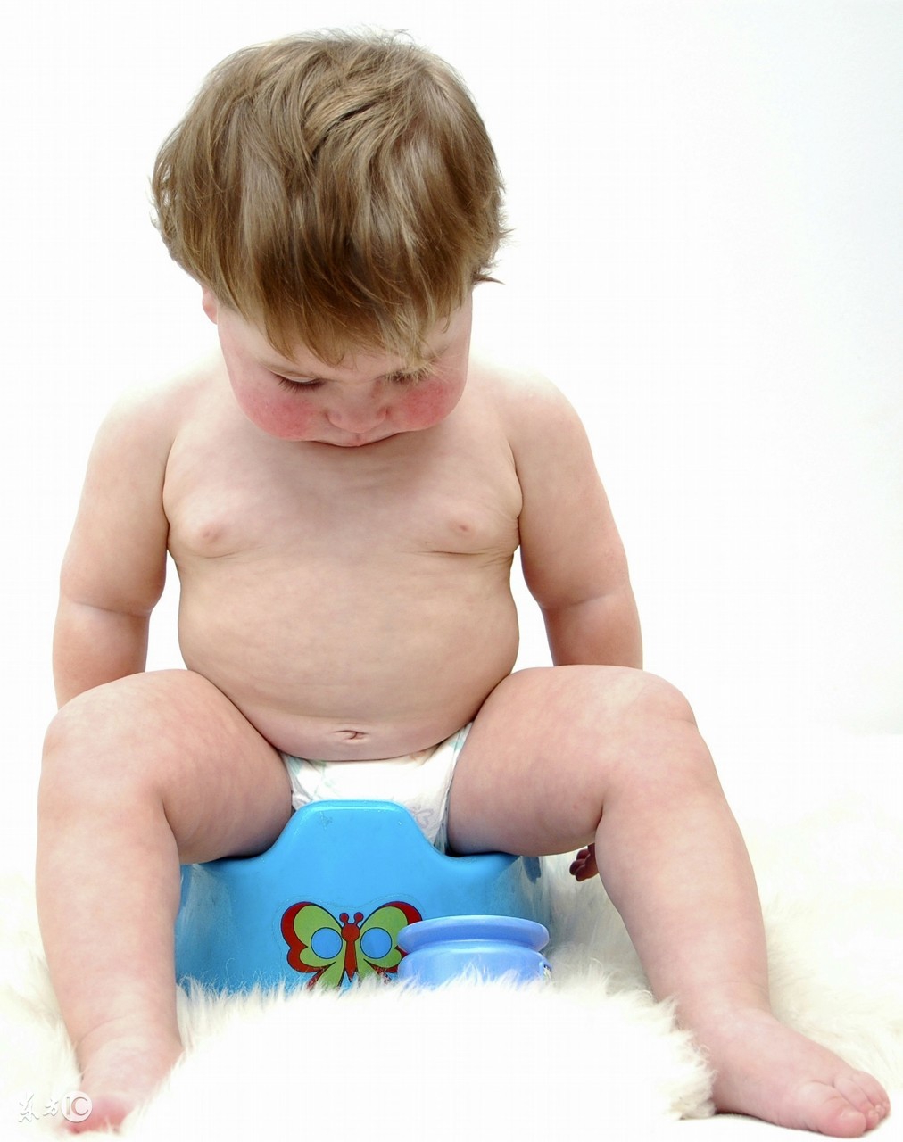 宝宝穿开裆裤的危害,开裆裤对宝宝的危害