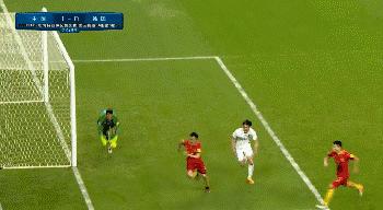 赢了！中乌大战1:0！*歌国**响彻江城！