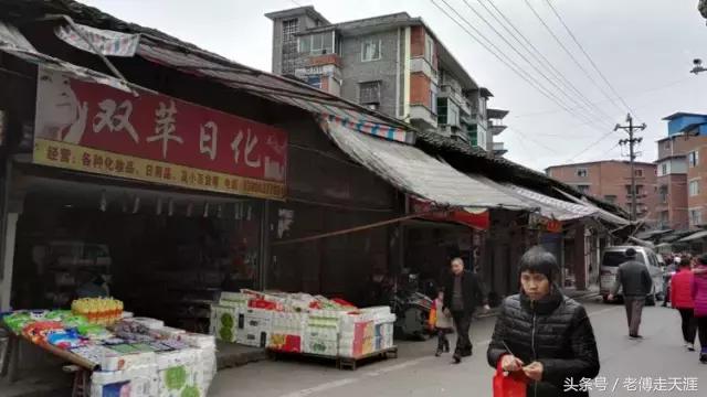 梁中与红中曾合校办学多年~两校原是亲生血缘关系